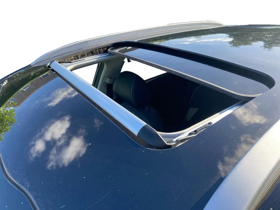 Kia e-Niro DynamicPlusLine 64 kWh Climate control | Stoel,- en stuurverwarming | Parkeercamera | Cruise control | Elek. schuif/kanteldak | 16 inch LM velgen |