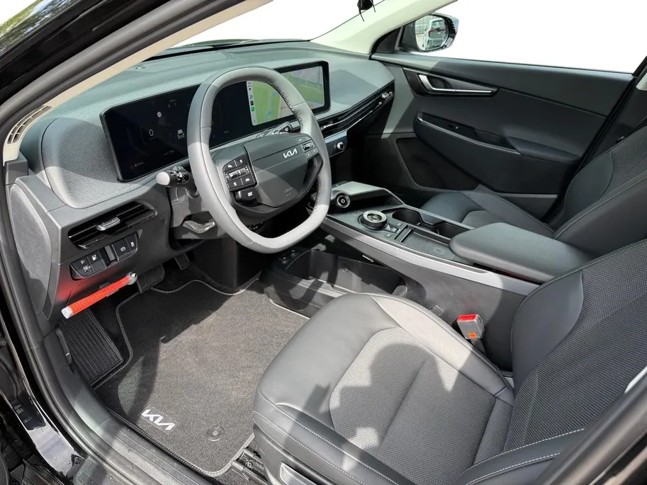 Kia EV6 Black Edition 63 kWh | NAVI | CAMERA | ANDROID & APPLE CARPLAY | BLACK EDITION | 20 INCH & ALL SEASON | ETC...
