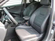 Kia Niro EV Edition Advanced 64.8 kWh | Stuur-/stoelverwarming | Elektr. stoelverstelling | Camera | Cruise adapt. | 17'LM | Clima | 17% bijtelling |