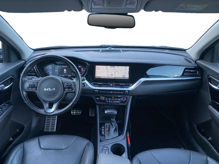 Kia Niro 1.6 GDi PHEV DynamicPlusLine | Climate control | Leder | Stoel,- en stuurverwarming | Keyless | Navigatie | Dodehoek detectie | 16 inch LM-velgen | Parkeercamera |