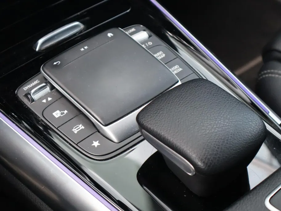 Mercedes-Benz EQA 250 Business Solution Luxury 67 kWh l Stoelverwarming l Achteruitrij camera l Ambiente lichtpakket l Memory