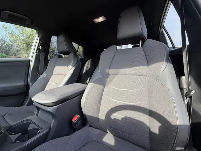 Toyota C-HR+ First Edition 77 kWh | Bi-Tone | 20'| Stoel&Stuurverw | Camera