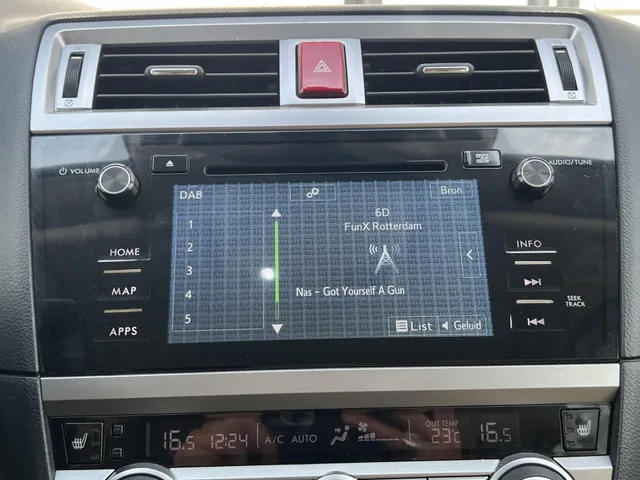 Subaru Outback 2.5i Premium Automaat | All Season Banden | Trekhaak | Elek. Schuif/Kantel Dak | Crème Witte Lederen Bekleding