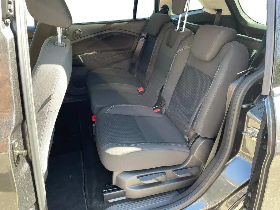Ford Grand C-Max 1.0 Titanium 7Pers. | Navigatie | Voorruitverwarming | Stoelverwarming | Privacy Glass | Cruise Control | 17|  Velgen | Parkeersensoren voor en achter | Parkeerassistent | Zonneschermen