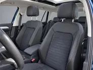 Volkswagen Passat Variant 1.4 TSI eHybrid 218pk GTE Business · SOH 91,3% · Panoramadak · Navigatie · Camera + Parkeersensoren · Apple/Android Car Play