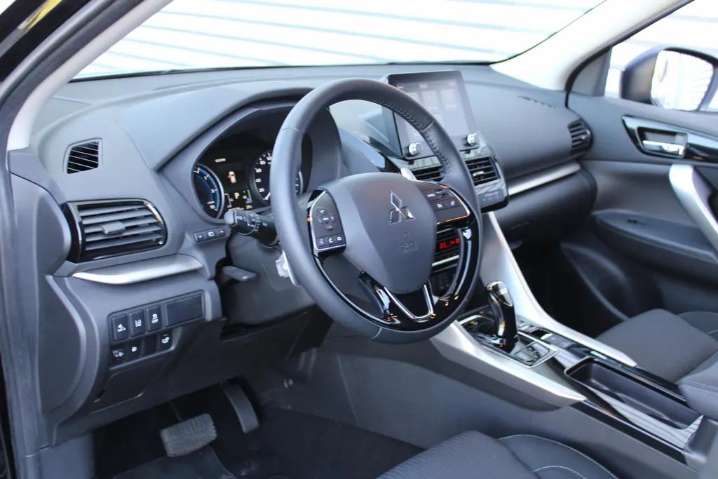 Mitsubishi Eclipse Cross 2.4 PHEV Intense | 18' LM | Clima | Keyless | Stoelverwarming | Cruise | Camera | Plug-in |