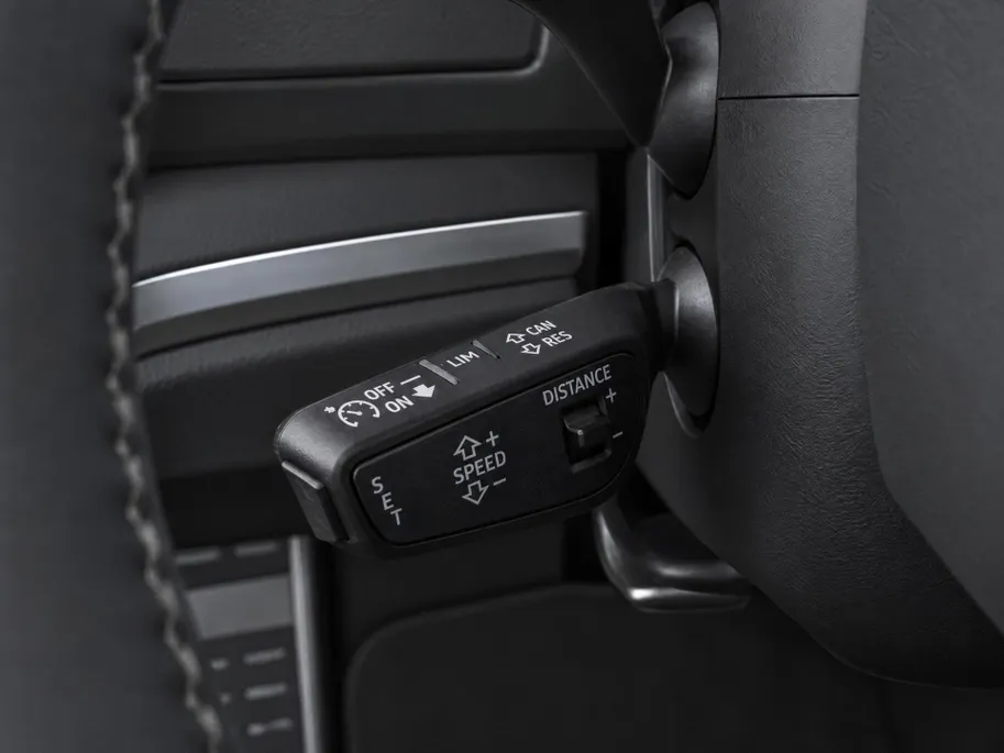 Audi Q3 Sportback 45 TFSIe 180kW/245PK S Line · Panoramadak · Trekhaak · Camera · Stoelverwarming · Apple/Android Car Play · Adaptive Cruise Control ·  Drive select ·