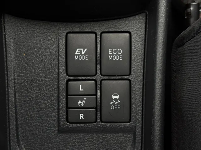 Toyota Yaris 1.5 Hybrid Dynamic | All Seasons | Stoelverwarming