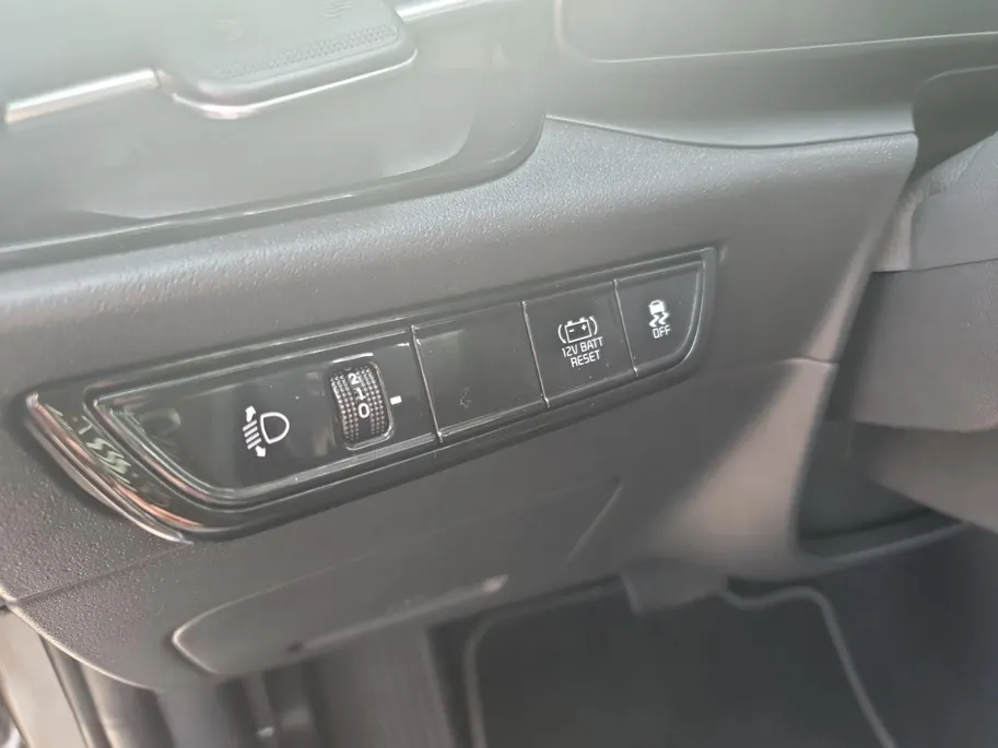 Kia Niro 1.6 GDi Hybrid DynamicLine Edition | Dodehoek detectie | Elektrisch bedienbare best. stoel | Navigatie | Adaptieve cruise control | Apple Carplay / Android Auto | Verbruik 1 op 20!