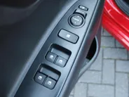 Kia Rio 1.0 TGDI ExecutiveLine | Trekhaak | Stuur-/stoelverwarming | Camera | Skai leer | 17' LM | Carplay | All seasons | Clima | Navi | Cruise |