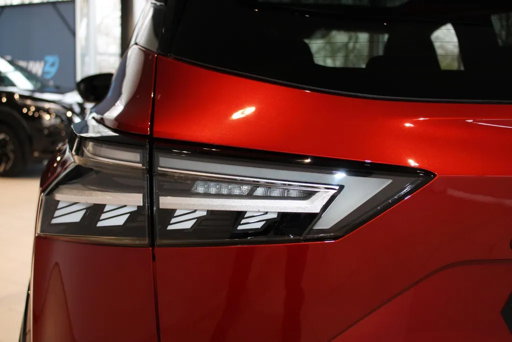 Nissan QASHQAI 1.5 e-Power Tekna Plus *Nappa lederen bekleding*Stoelgeheugen*Stoel-,stuur- en voorruitverwarming*apple carplay& android auto*Google Navigatie*parkeersensoren voor en achter*360grd camera*