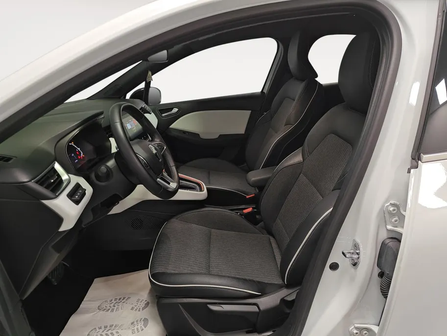 Renault Clio 1.6 E-Tech Hybrid 145 Techno AUTOMAAT NAVI AIRCO APPLE CARPLAY ANDROID AUTO CRUISE CONTROLE LM VELGEN PARKEERSENSOREN ZEER MOOIE AUTO