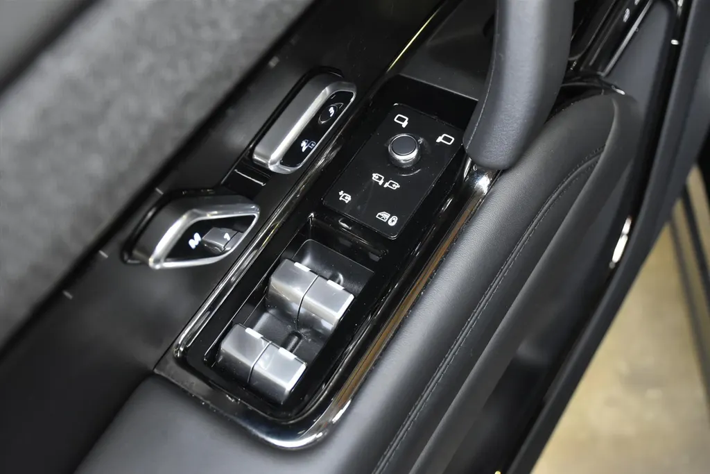 Land Rover Range Rover Sport P510e Autobiography |BTW |Massage |Schuifdak |Softclose |Fabr.Garantie 10-2028