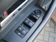 Mazda CX-80 2.5 e-SkyActiv PHEV Homura Plus | Trekhaak | Stuur-/stoelverwarming + ventilatie | 360 Camera | Schuifdak | Elek. stoelverst. | 20' LM | Leer | 7-zits |