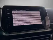 Volkswagen T-Cross 1.0TSI/116PK R-Line DSG · Trekhaak · Navigatie · Camera + Parkeersensoren · Apple/Android Car Play · Stoelverwarming · Garantie t/m 27-07-2030 of 100.000km