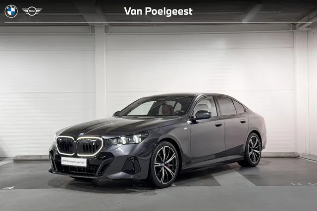 BMW i5 Sedan