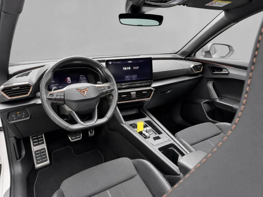 CUPRA Formentor 1.4 245pk DSG e-Hybrid VZ Performance · Panoramadak · Camera · Trekhaak · Apple/Android Car Play · Navigatie · Stoelverwarming · 19'' Inch ·