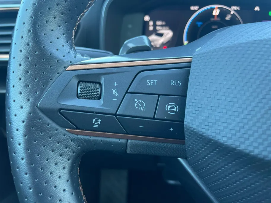 CUPRA Formentor 1.4 TSI e-Hybrid *Automaat*Navi+Camera*Climate Control*Winter Pack*Adapt. Cruise Control*Keyless Entry*Elekt. Achterklep*Zeer nette auto!