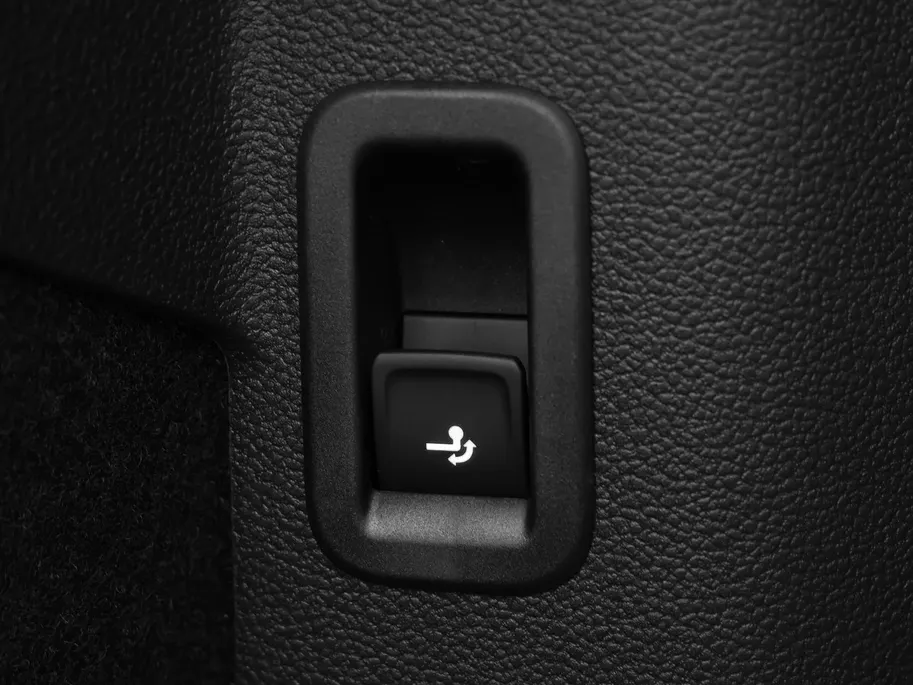 Volkswagen Golf Life Edition 1.5 eHybrid 204 PK 7 versn. DSG · Draadloze telefoonlader · Achteruitrijcamera · Privatelease Van 594,- voor  472,- obv 24 maanden! · Prijs is inclusief inruilpremie · MEGA SALE