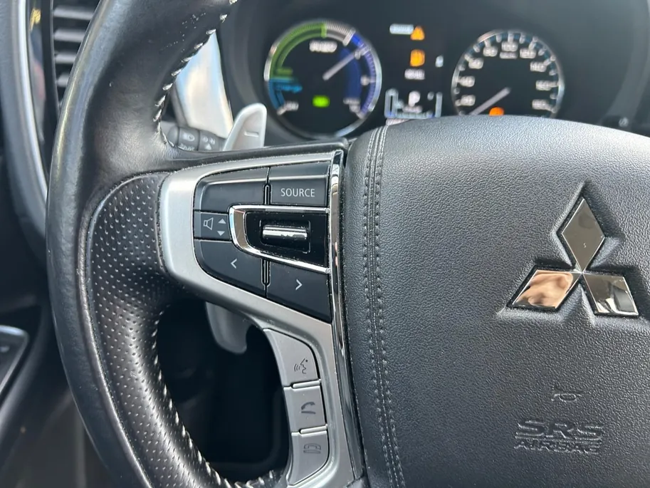Mitsubishi Outlander 2.4 PHEV Pure+ | Automaat | Keyless start | Keyless entry | Stoel Verwarming | Trekhaak | Cruise control |
