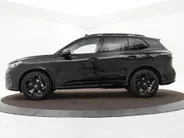 Volkswagen Tiguan 1.5 eHybrid 272pk DSG R-Line Business · Trekhaak · Panoramadak · Dodehoeksensoren · Apple/Android Car Play · Camera · Garantie t/m 23-08-2028 of 100.000km