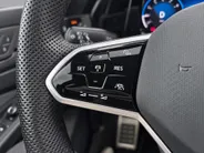 Volkswagen Golf 1.5eTSI/150PK R-Line Business · Navigatie · Apple/Android Car Play · Keyless · Garantie t/m 18-08-2027 of 100000km.