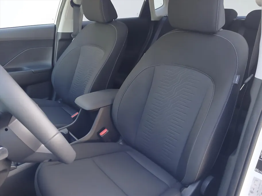 Hyundai Kona 64,8 kWh 204pk Pure Edition + Comfort Pack / DIRECT LEVERBAAR! / Demonstratieauto / 19' velgen!