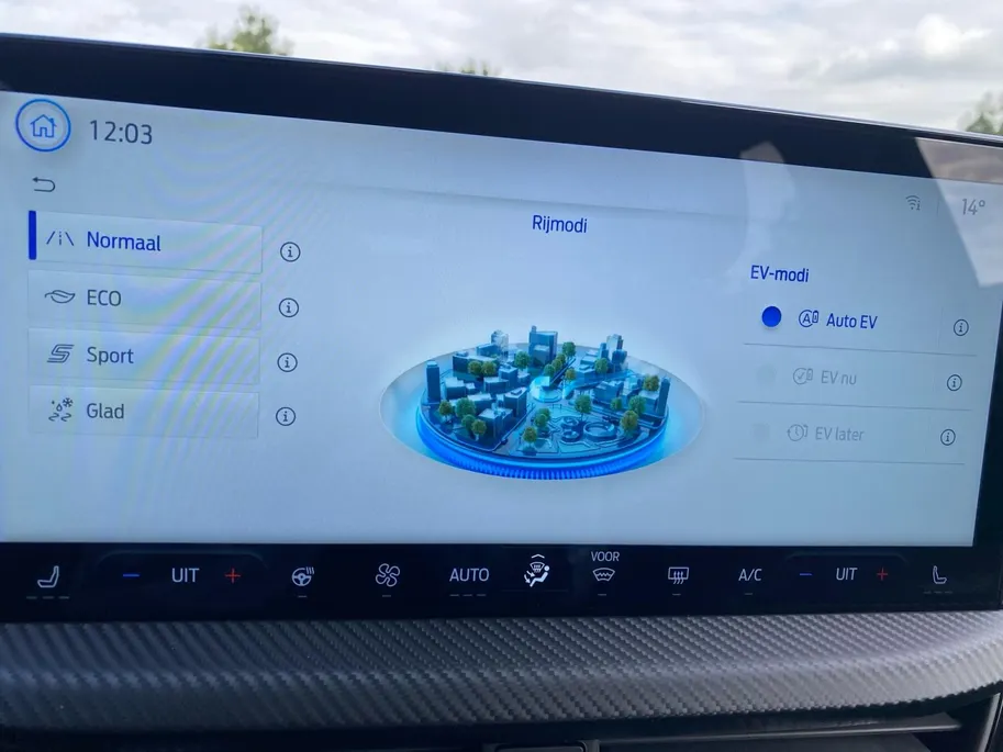 Ford Kuga 2.5 PHEV ST-Line 243PK | NL Auto | Driver Assistance Pack | Winter Pack | 360 graden camera | Adaptieve Cruise Control