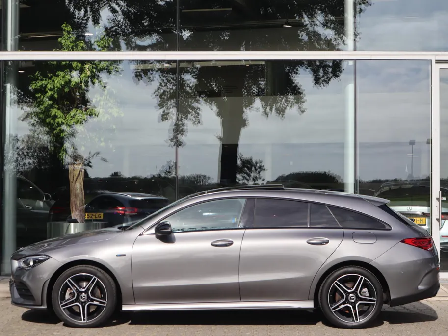 Mercedes-Benz CLA Shooting Brake 250 e Premium l Panoramadak l Stoelverwarming l Achteruitrij camera