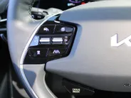 Kia Niro EV DynamicPlusLine 64.8 kWh | Airco | Navi | Camera | Cruise | 17' LM | PDC |