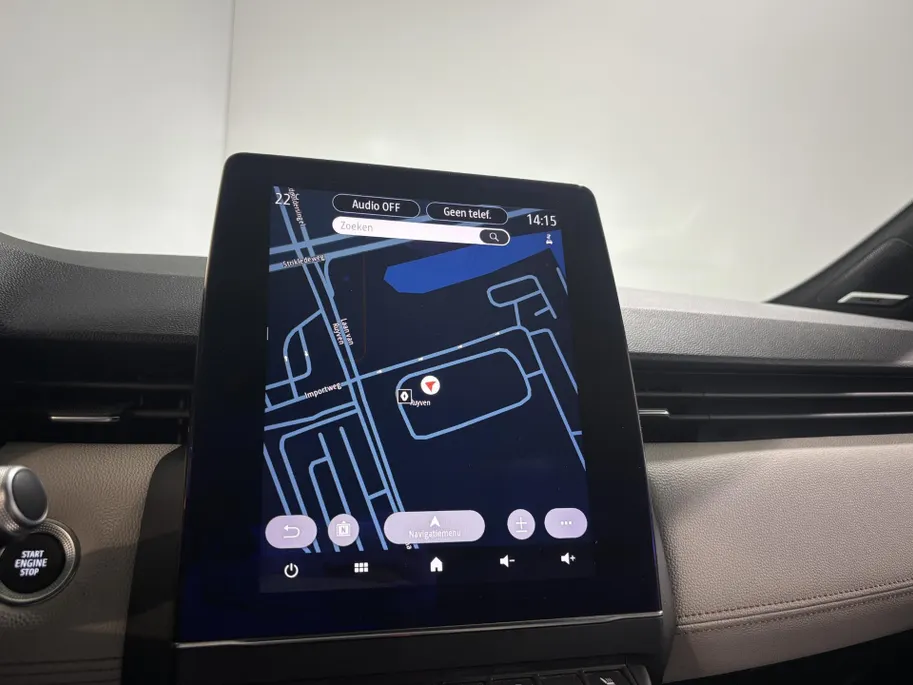 Renault Clio 100PK TCe Initiale Paris | 1e eigenaar | Bose Audio | Wit Leder | Armsteun | Climate Control | Camera | Apple CarPlay/Android Auto | Cruise Control | Lichtemetalen Velgen | Licht & Regen Sensor |
