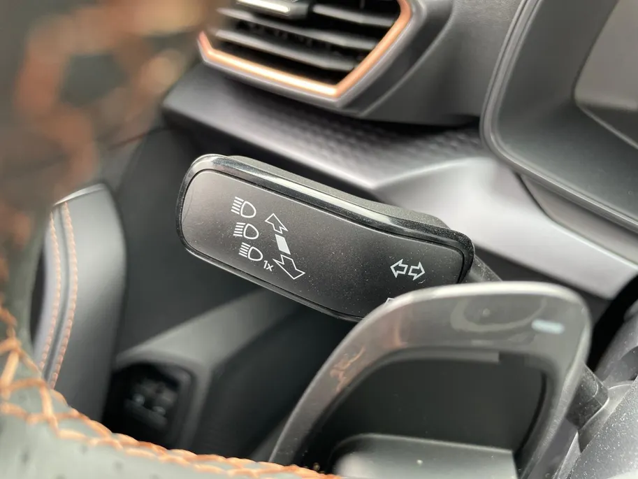 CUPRA Formentor 1.5 TSI e-Hybrid Business *NIEUW*Navi+Camera*Schuif/kanteldak*Adapt Cruise Control*Winter Pack*Trekhaak*Elekt.achterklep*Vol opties!