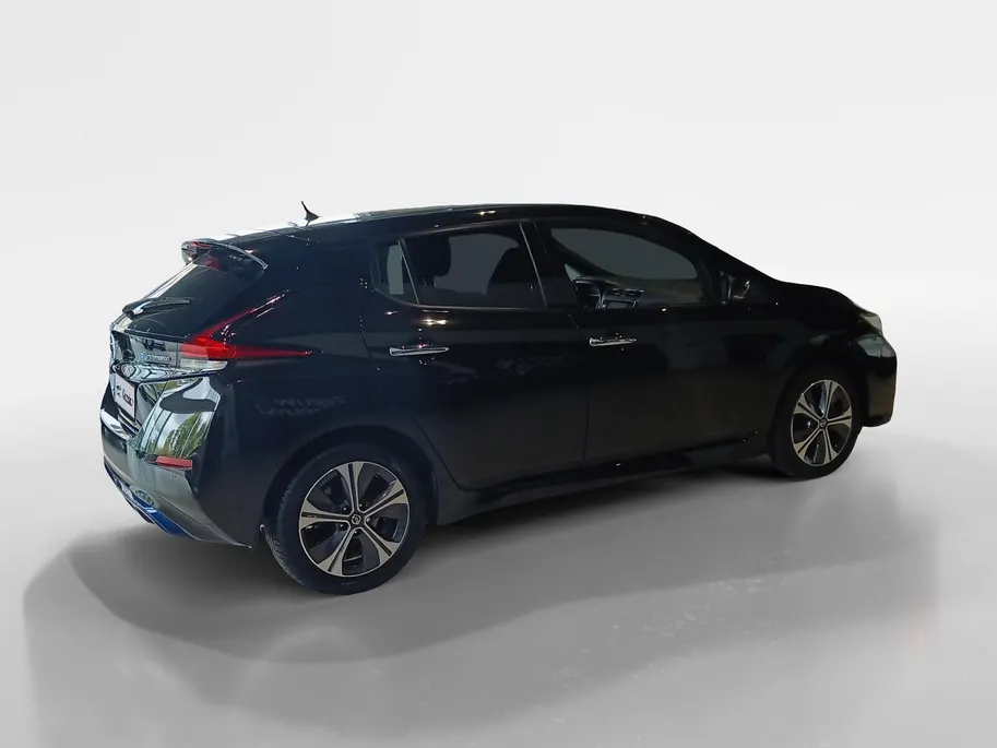 Nissan Leaf e+ N-Connecta 62 kWh | Stuur- en stoelverwarming | 385 WLTP | LM wielen | Adaptive cruise controle | 4seizoenenbanden | one pedal driving | Climate controle |