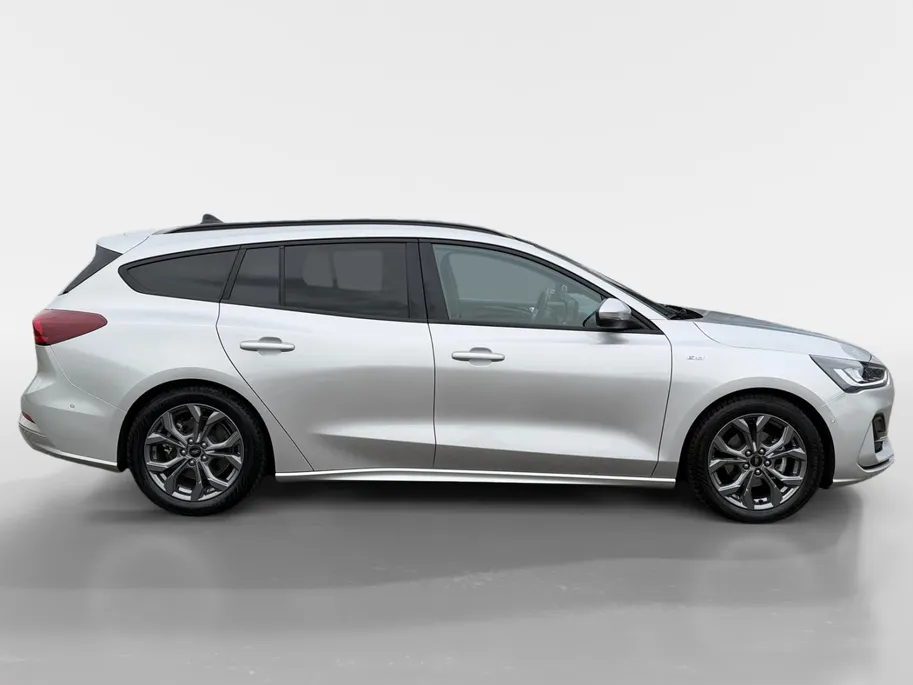 Ford Focus Wagon 1.0 EcoBoost Hybrid ST Line X | 155 pk | Automaat | Adapt. cruise control | BLIS | Pano dak | Parkeersensoren voor en achter | Achteruitrijcamera | 17' lichtmetalen velgen | Privacy glas | Fabrieksgarantie |