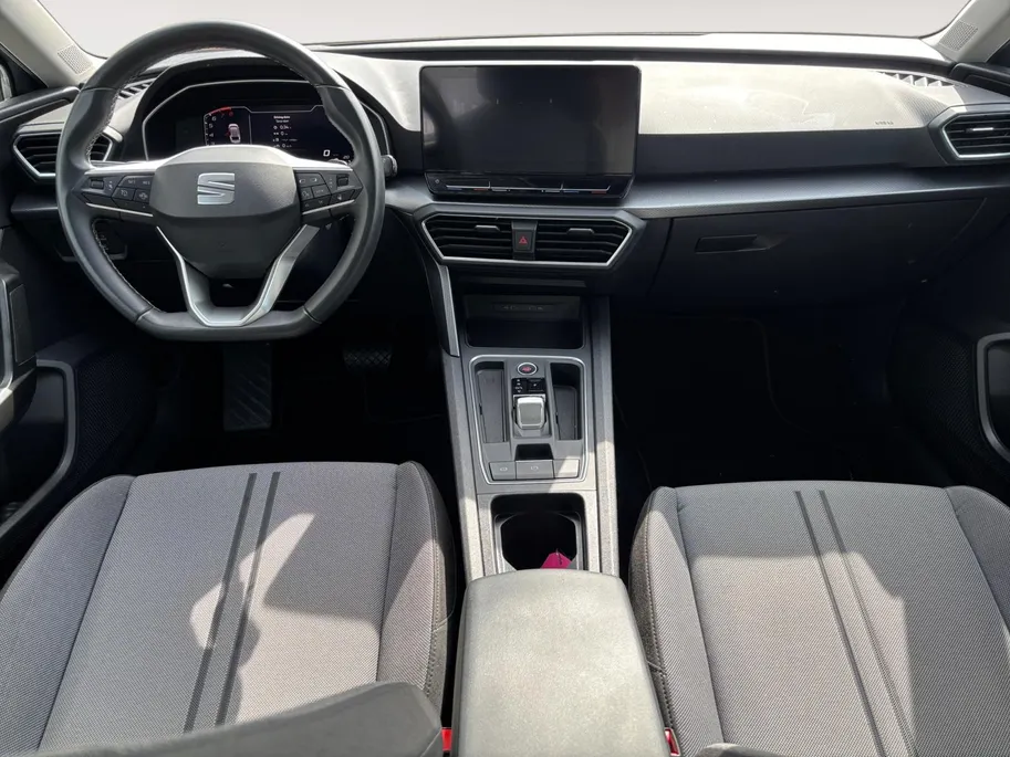 SEAT Leon Sportstourer 1.0 eTSI Style Business Intense | Metallic lak| Navigatie| Digitale cockpit| Parkeer sensoren V/A| Camera| Stuur verwarming| Keyless start| Zeer nette auto
