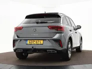 Volkswagen T-Roc 1.5TSI/150PK R-Line Business+ · Panoramadak · Trekhaak · Camera · Apple/Android Car Play · Navigatie · Stoelverwarming · Garantie t/m 09-10-2027 of 100000km.