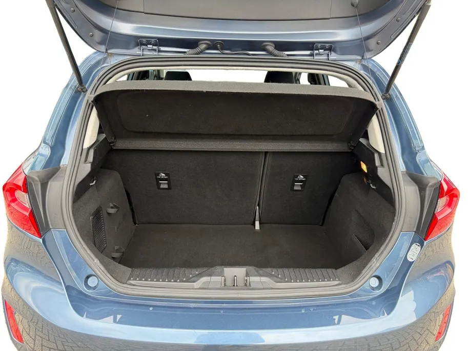 Ford Fiesta 1.1 Trend | Trekhaak | All Season Banden | Parkeersensoren Achter | Navigatie | Cruise Control | Voorruitverwarming | Airco | Apple Carplay & Android Auto | Bovag Garantie