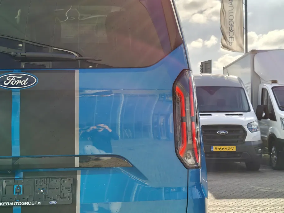 Ford Tourneo Custom E-Tourneo 340 L1H1 Sport 65 kWh - 8 PERSOONS - FULL OPTION - PANORAMADAK - ELEK. ZIJ SCHUIFDEUREN - TREKHAAK