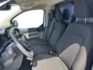 Ford Transit Custom 280 2.0 TDCI L1H1 Trend 110 pk | 3-zits | Airco | Parkeersensoren voor en achter | Apple Car PLay / Android Auto | LED dagrijverlichting |