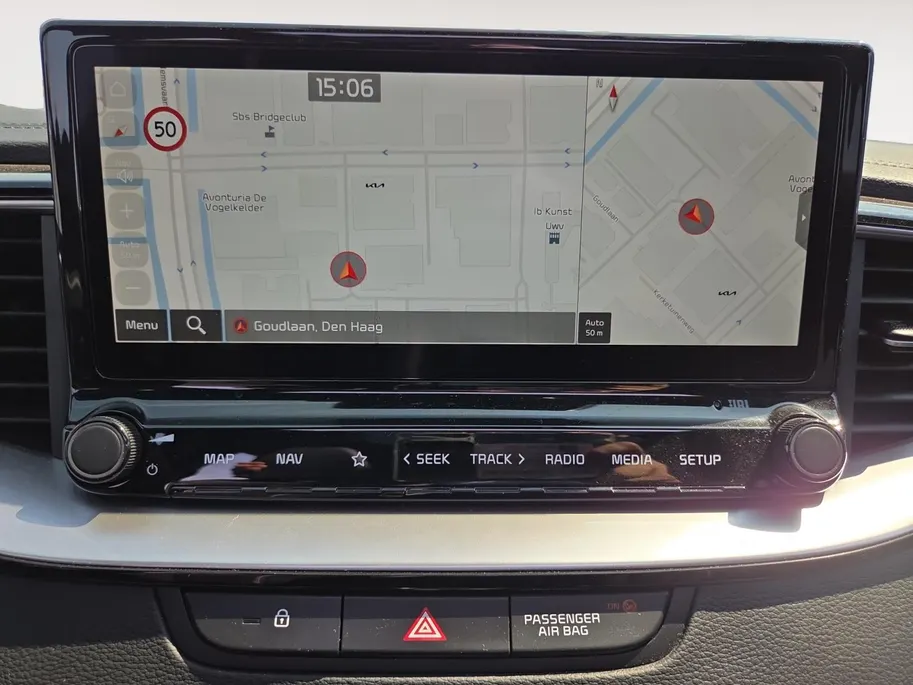 Kia Ceed 1.5 T-GDi GT-PlusLine Automaat | 140 PK | Schuif-kanteldak | JBL | Elektr. verstelbare bestuurdersstoel met geheugenfunctie |  18' lichtmetalen velgen | Dodehoek detectie  | Metallic lak | Fabrieksgarantie t/m 8-4-2032 + 3x 1 jaar*  | NAP