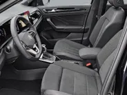 Volkswagen T-Roc 1.5TSI/150PK R-Line Black Style · Panoramadak · Apple/Android Car Play · BEATS audio · Camera