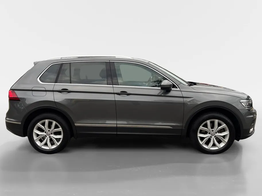 Volkswagen Tiguan 2.0 TSI 4Motion Highline | Trekhaak | Adapt. Cruise Control | Stoelverwarming | Climate Control | Parkeersensoren |