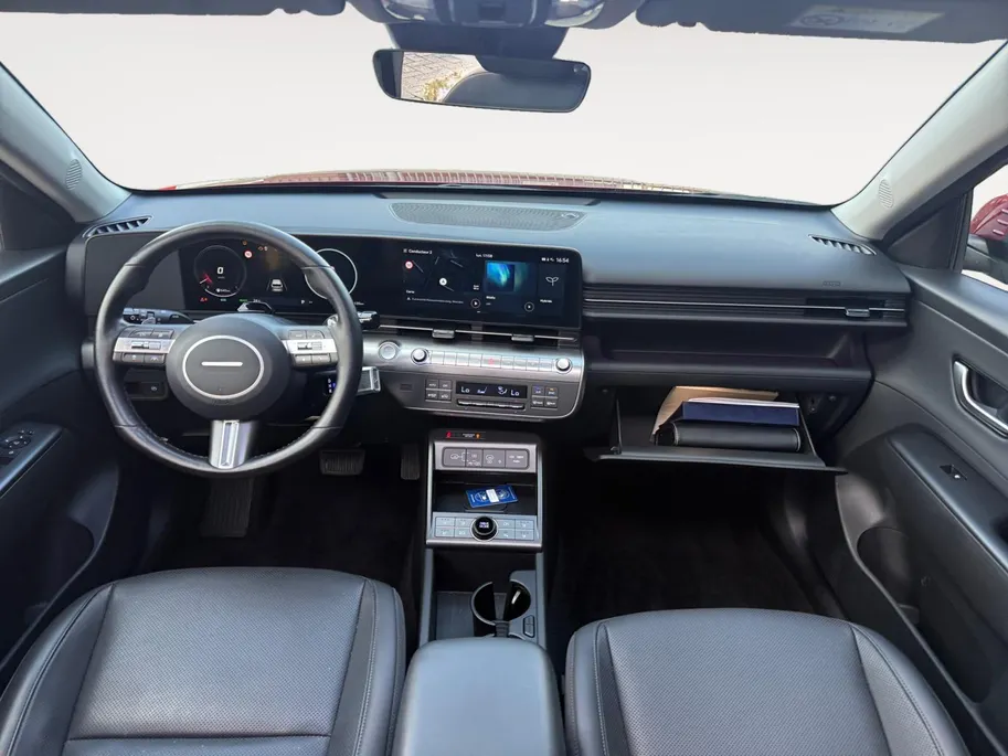 Hyundai Kona 1.6 GDI HEV Premium Sky | 1e Eigenaar | Panoramadak | Stoelkoeling/Verwarming | Elektr. Achterklep | Dodehoek detectie | 360 Camera | Fabrieksgarantie! |
