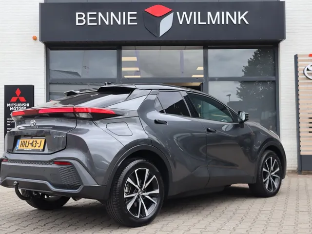 Toyota C-HR 2.0 PHEV 220 First Edition | Trekhaak | Stuur en stoelverwarming VERKOCHT