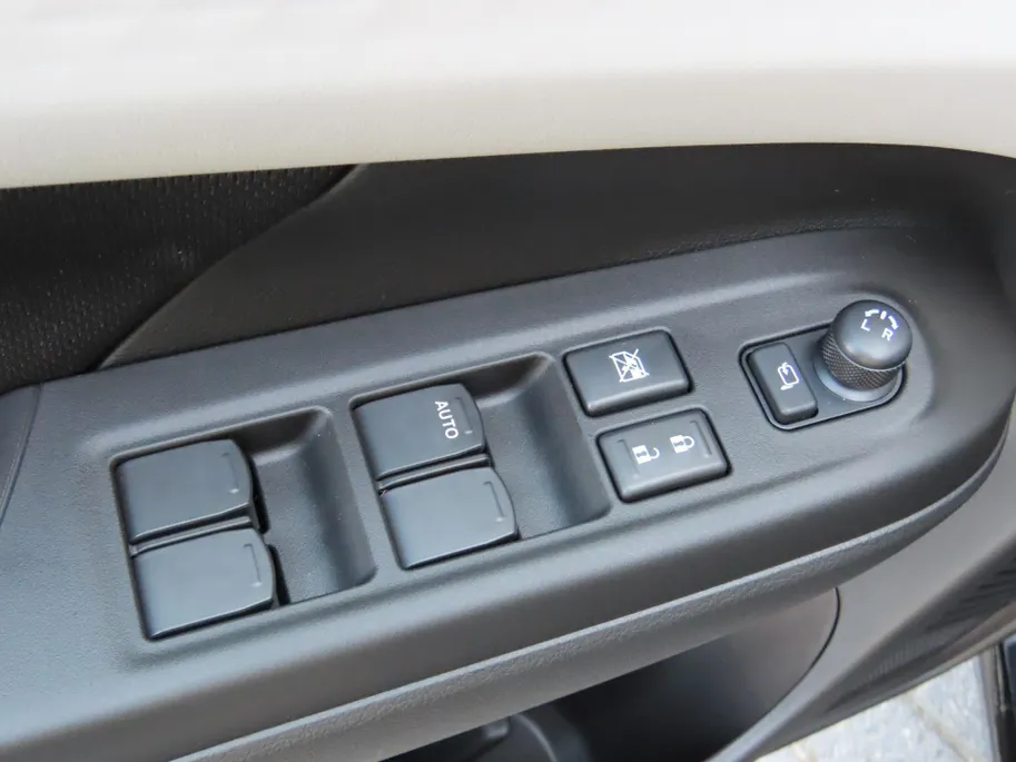 Suzuki Swift 1.2 Style | Meerdere kleuren leverbaar* | Navigatie | Adaptieve cruise control | Dodehoek detectie | Nieuw te bestellen