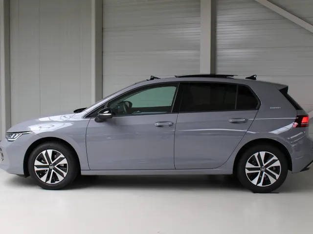 Volkswagen Golf 1.5 eTSI DSG Energy Edition Panoramadak | Navigatie | Harman Kardon Audio |  Fabrieksgarantie