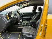 Kia XCeed 1.6 GDi PHEV DynamicPlusLine STOELVERWARMING | NAVI | LM VELGEN | TREKHAAK