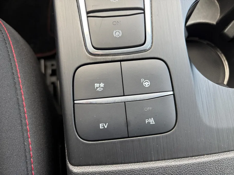 Ford Kuga 2.5 PHEV ST-Line 225PK | Adaptieve Cruise Control | BLIS | Trekhaak | Apple/Android Carplay | Keyless Entry | Climate Control |
