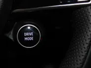 Nissan Micra EVOLVE 52 kWh | Google assist | LMwielen | Achteruitrijcamera | parkeersensoren voor en achter | 4 rijmodus | 417km WLTP | Climatecontrole | cruisecontrole | keyless entry|