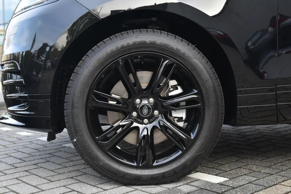 Land Rover Range Rover Velar P400e R-Dynamic SE